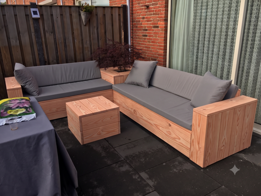 Douglashouten hoekbank met hoektafel en kussens